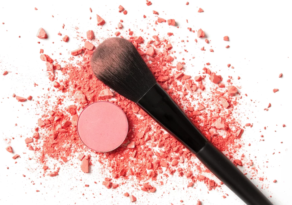 ne akcesoria do wykonania Coquette Makeup