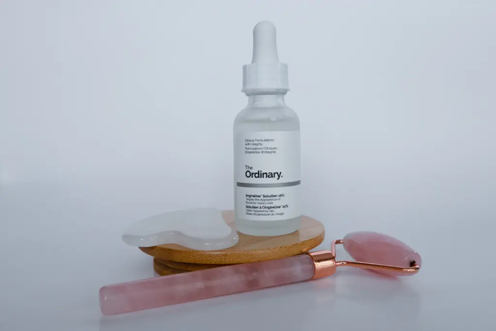 The Ordinary Argireline Solution 10% – Serum z 10% kompleksem peptydów Argireline z piepetą i masażerami do twarzy - zdjęcie.