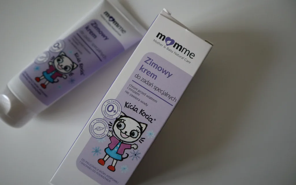 Opakowanie i tubka kremu Momme&Me. Kicia Kocia zimowy krem do twarzy