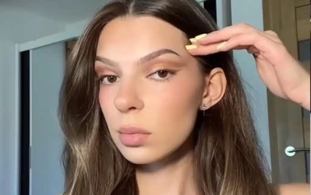 Praktyczne użycie KIKO Milano Multi Finish mini paletka cieni 02 Sunset Vibes w dziennym makijażu