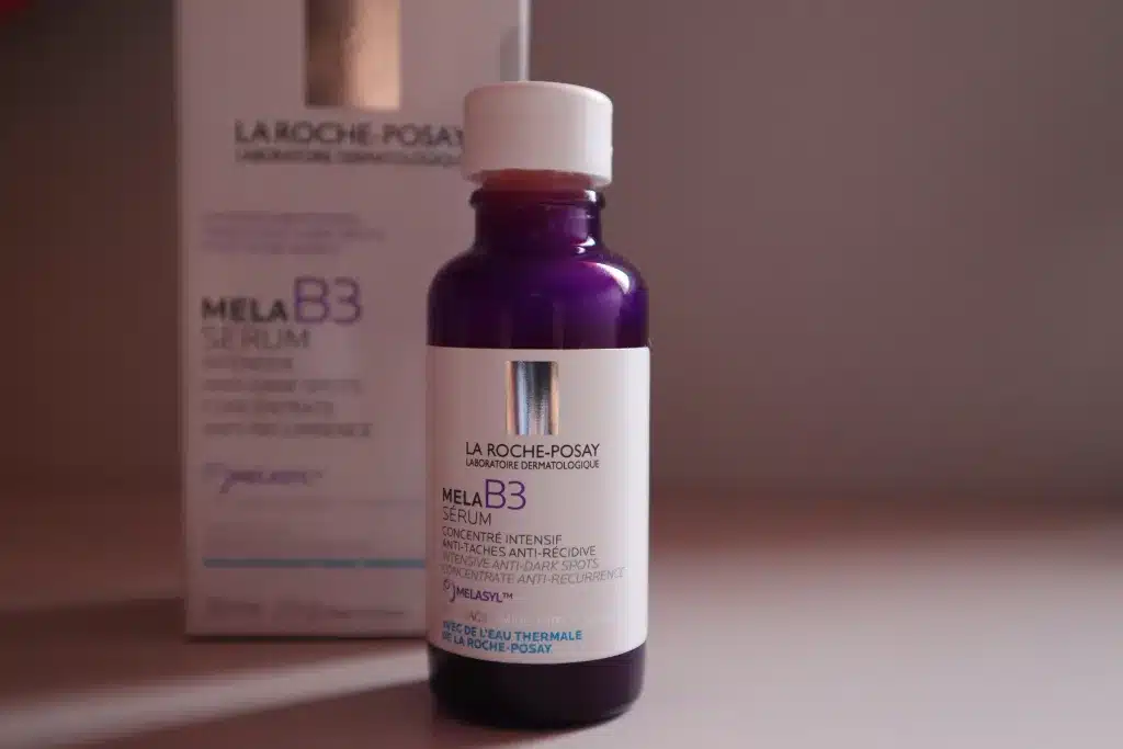 Opakowanie serum na przebarwienia La Roche Posay Mela B3