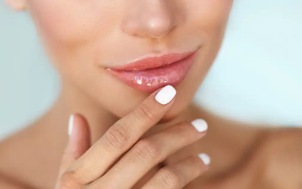 Efekt użycia błyszczyka powiększającego jest widoczny już po kilku minutach