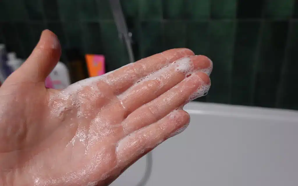 Pianka Kiehl’s Ultra Facial Barrier-Hydrating Cleanser - zdjęcie.