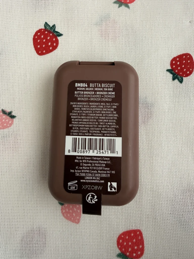 Tył opakowania bronzera do twarzy NYX Buttermelt kolor 04 Butta Biscuit