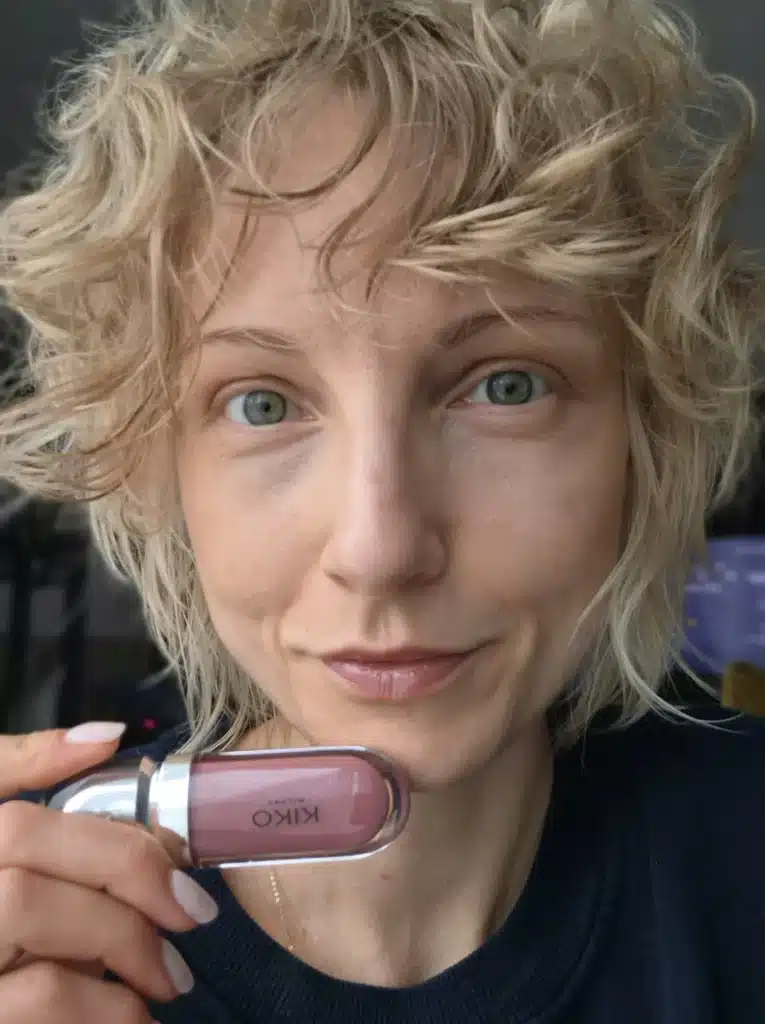 Błyszczyk KIKO 3D Hydra Lipgloss - efekt na ustach
