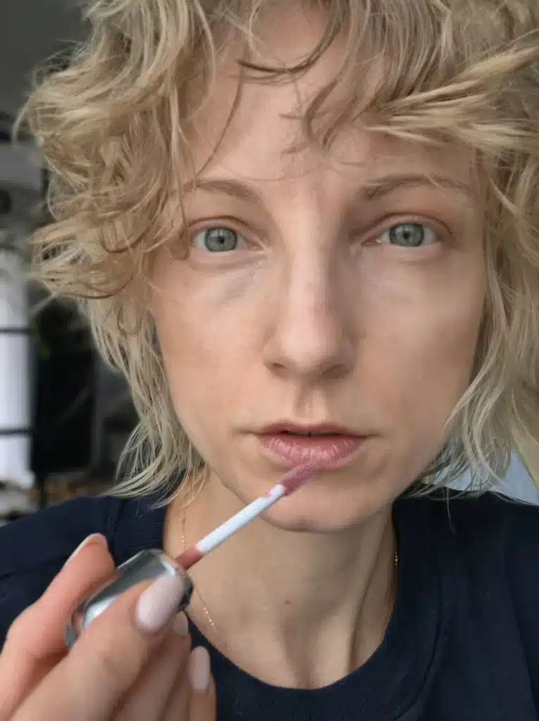 Błyszczyk KIKO 3D Hydra Lipgloss - efekt na ustach