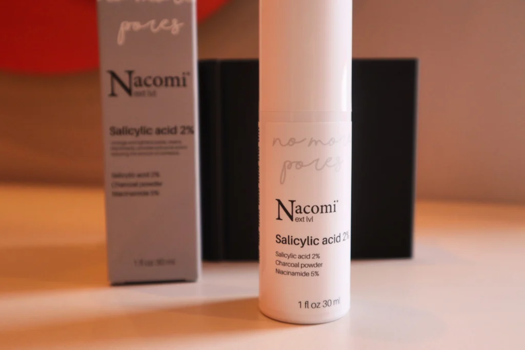Nacomi Next Level Kwas salicylowy 2% wyjęty z papierowego opakowania