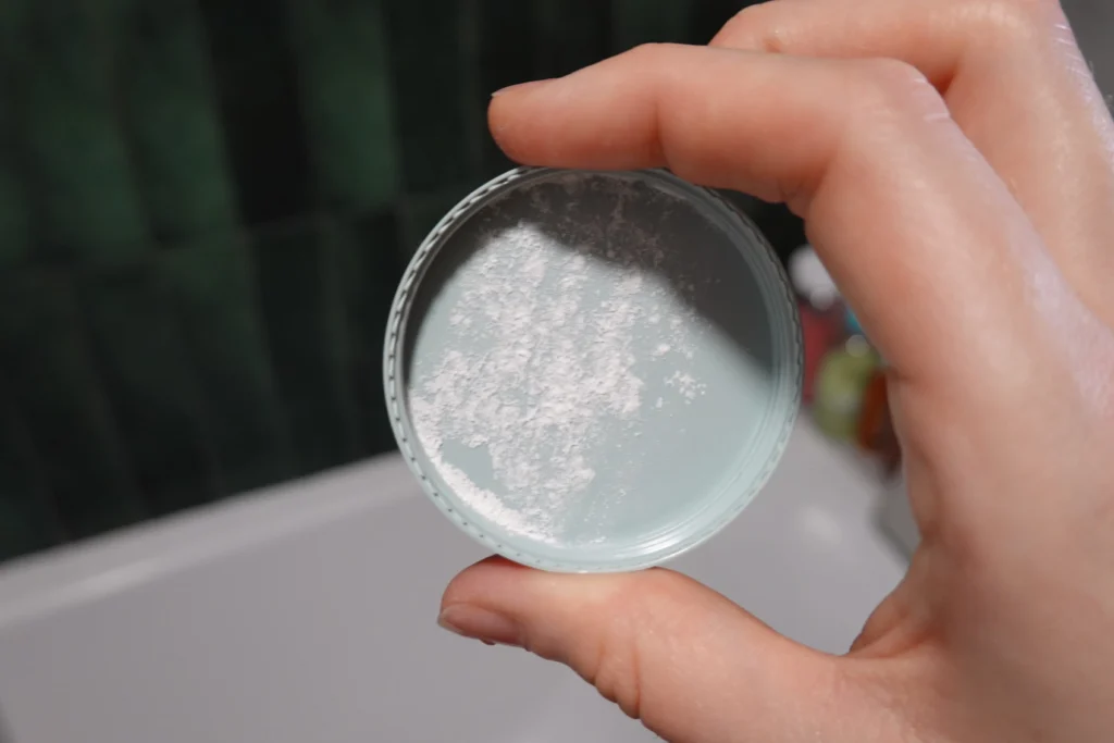 Innisfree No Sebum Mineral Powder konsystencja pudru